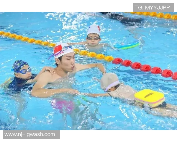 游泳赛场激烈角逐 国内外选手成绩斐然 赛后反响热烈