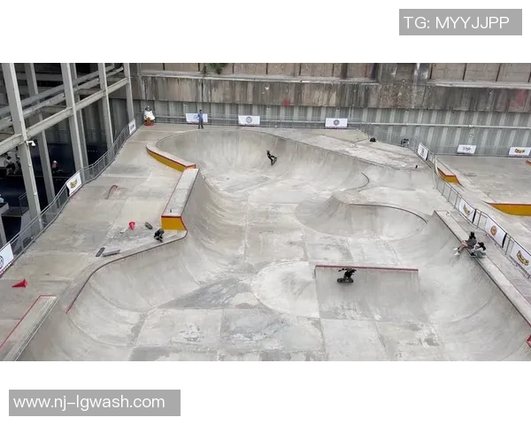 上海滑板队的节奏与文化碰撞探秘滑板运动的热潮与未来发展 上海滑板队的节奏与文化碰撞探秘滑板运动的热潮与未来发展