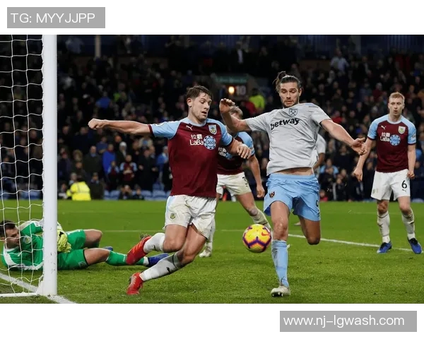 周敏独家解析足球战术与技巧分享助你提升球场表现